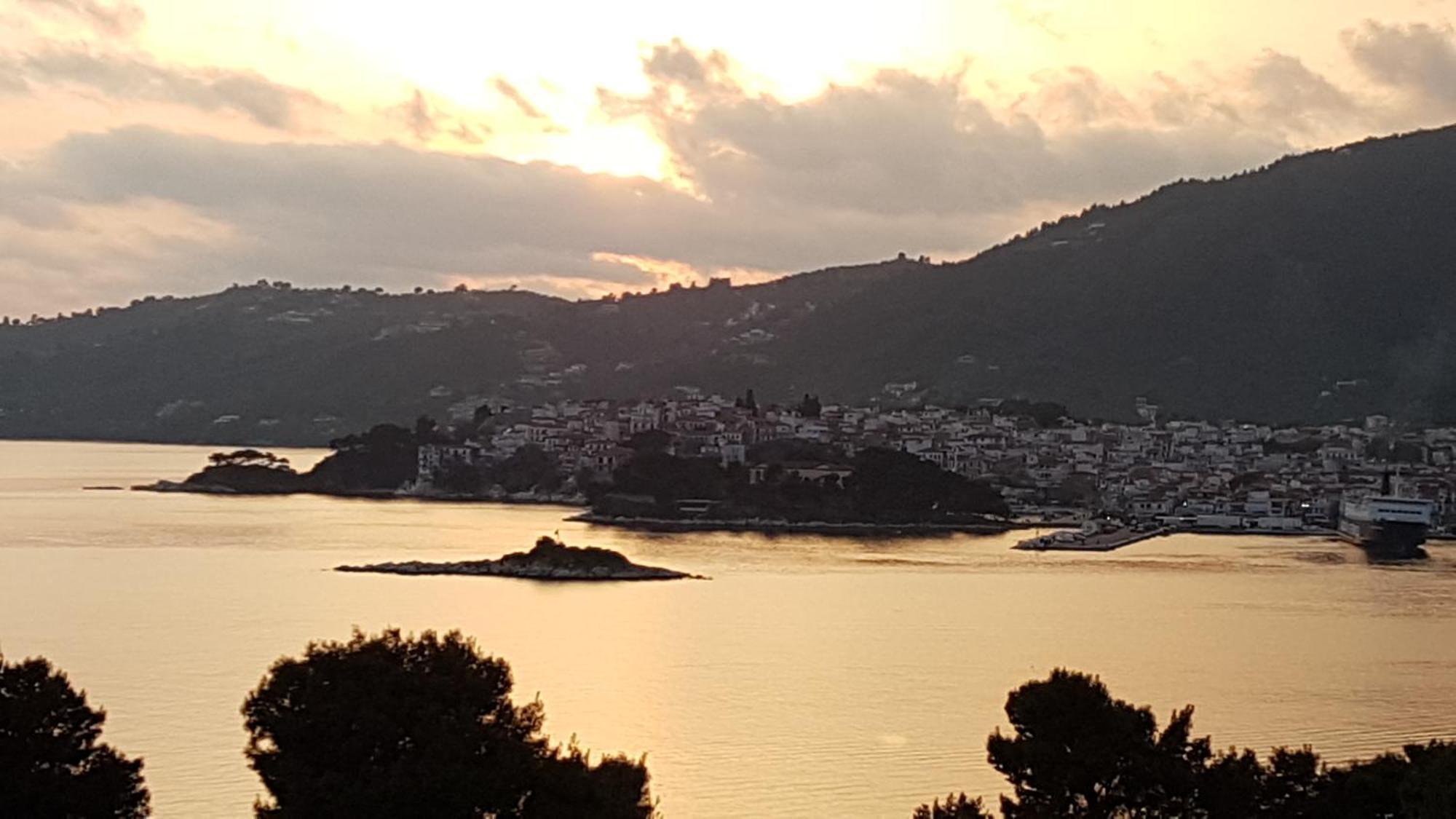 Core Luxury Suites (Adults Only) Skiathos-stad Buitenkant foto
